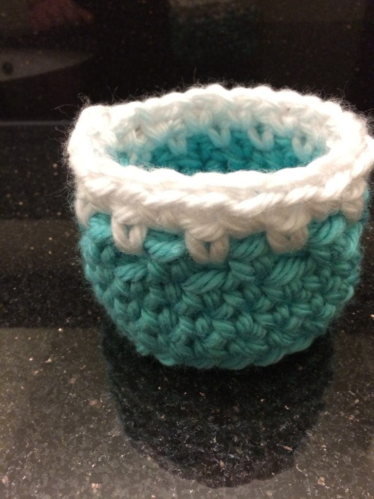 Small crochet basket with spike stitch