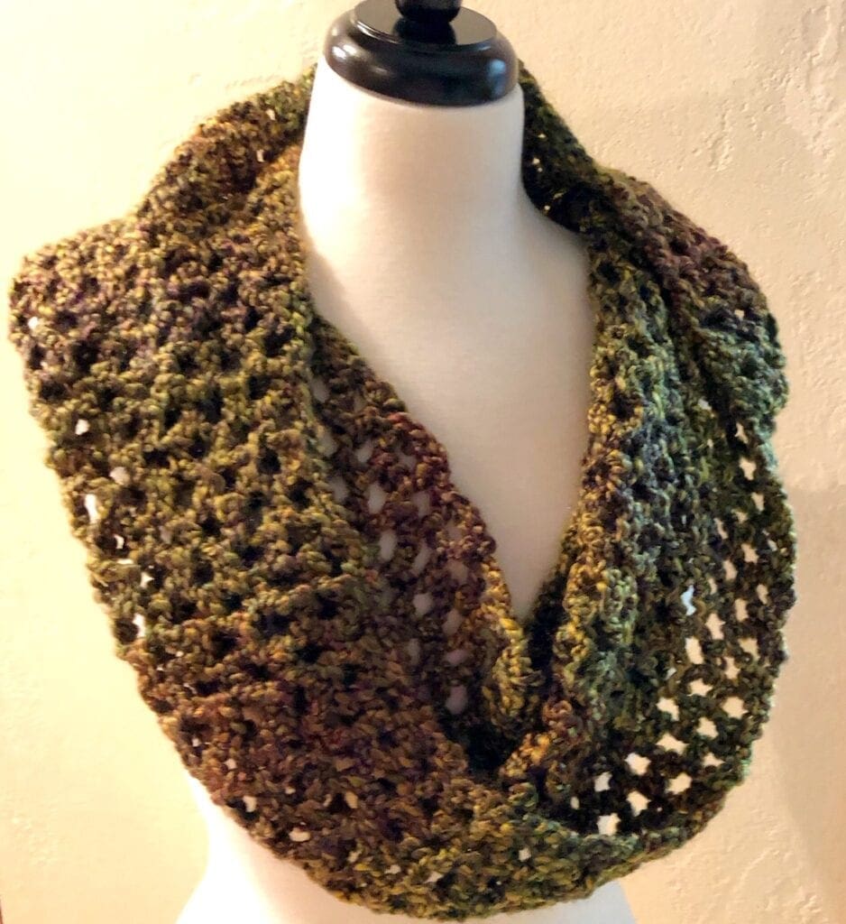 Homespun Yarn Cowl 