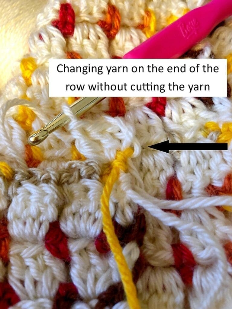 Changing-yarn-on-the-end-of-the-row-without-cutting-it