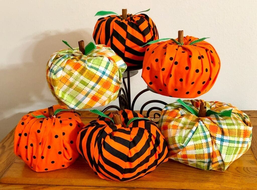 No Sew Toilet Paper Pumpkins