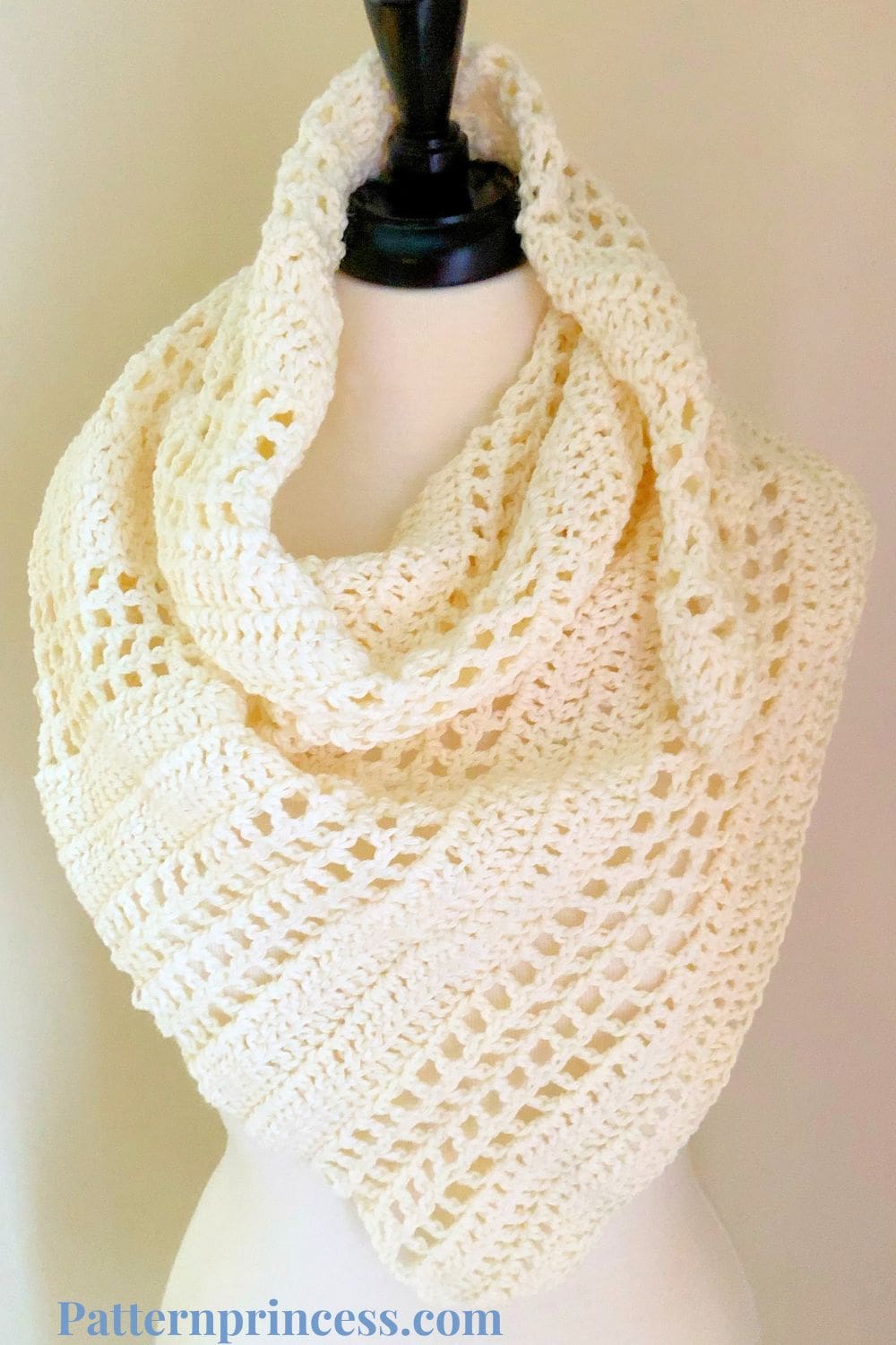 Cabana Shawl In White Yarn Styled