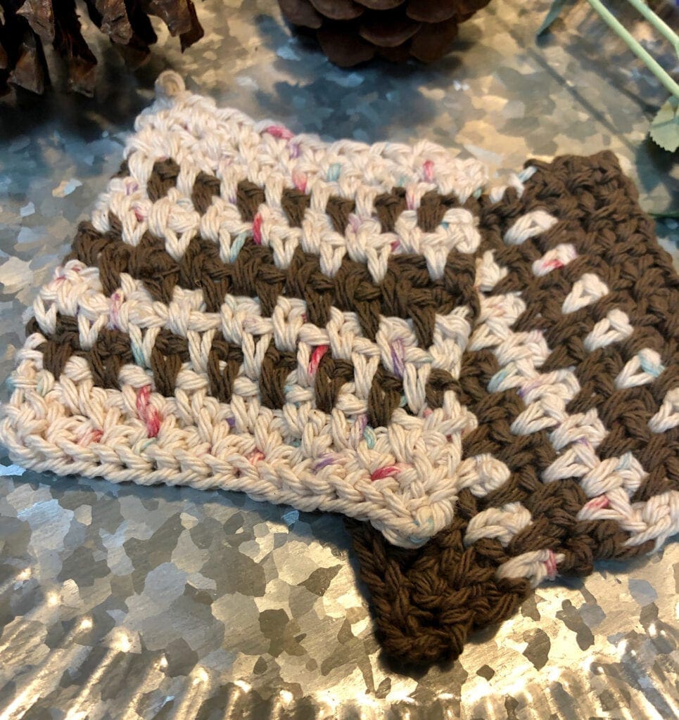 Changing Color in Beginner Linen Stitch Coaster