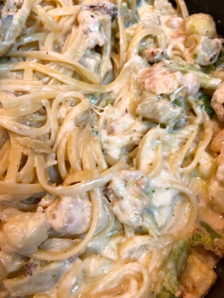 Alfredo Sauce and Linguine