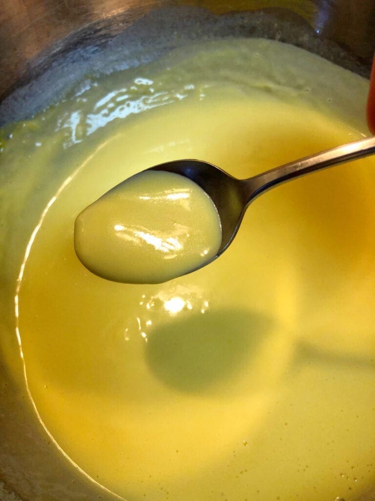 Thick Creamy Hollandaise Sauce