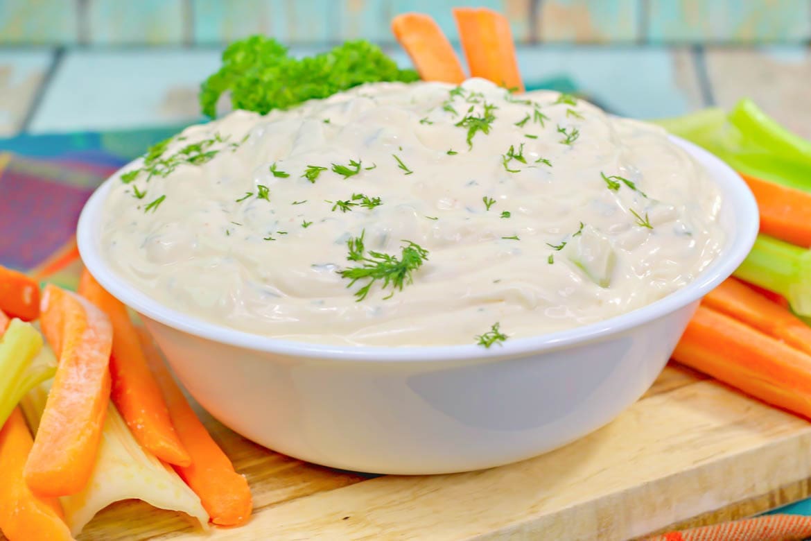 cucumber-dill-dip-with-cream-cheese-and-mayo