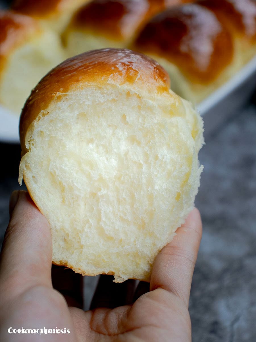 sweetened-condensed-milk-soft-dinner-rolls