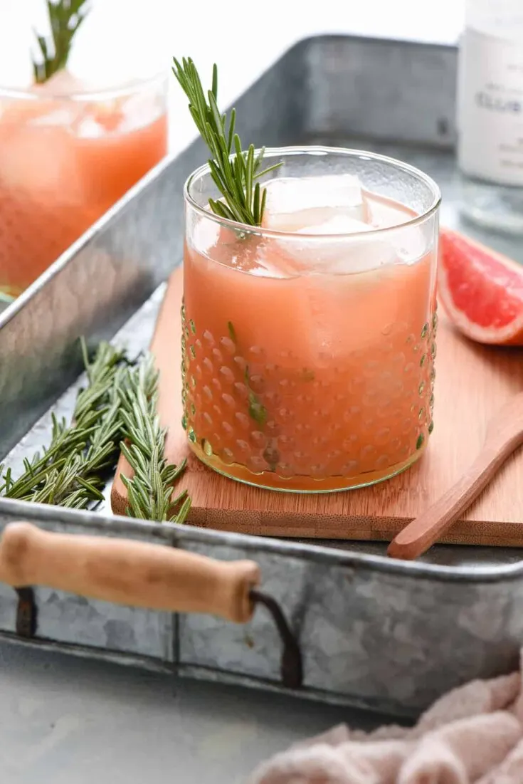 Grapefruit-Vodka-Cocktail-with-Rosemary