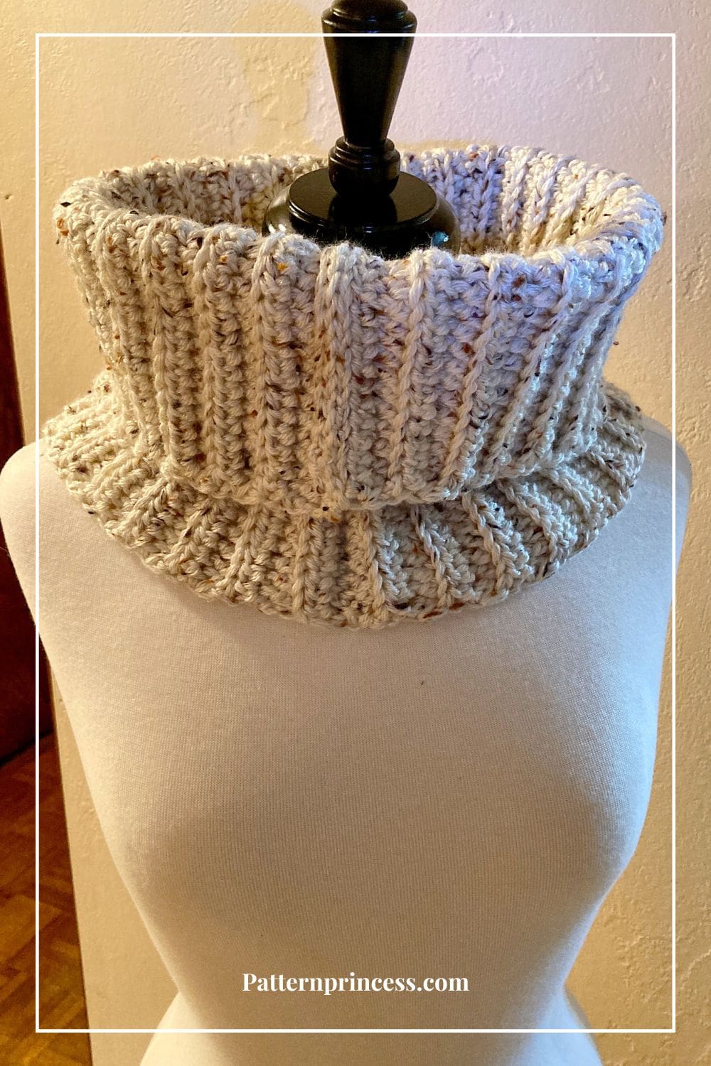 Off White Tweed Chunky Cowl