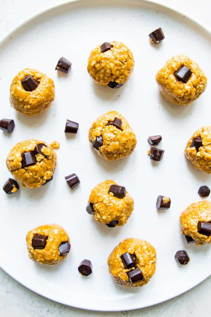 PEANUT BUTTER BLISS BALLS