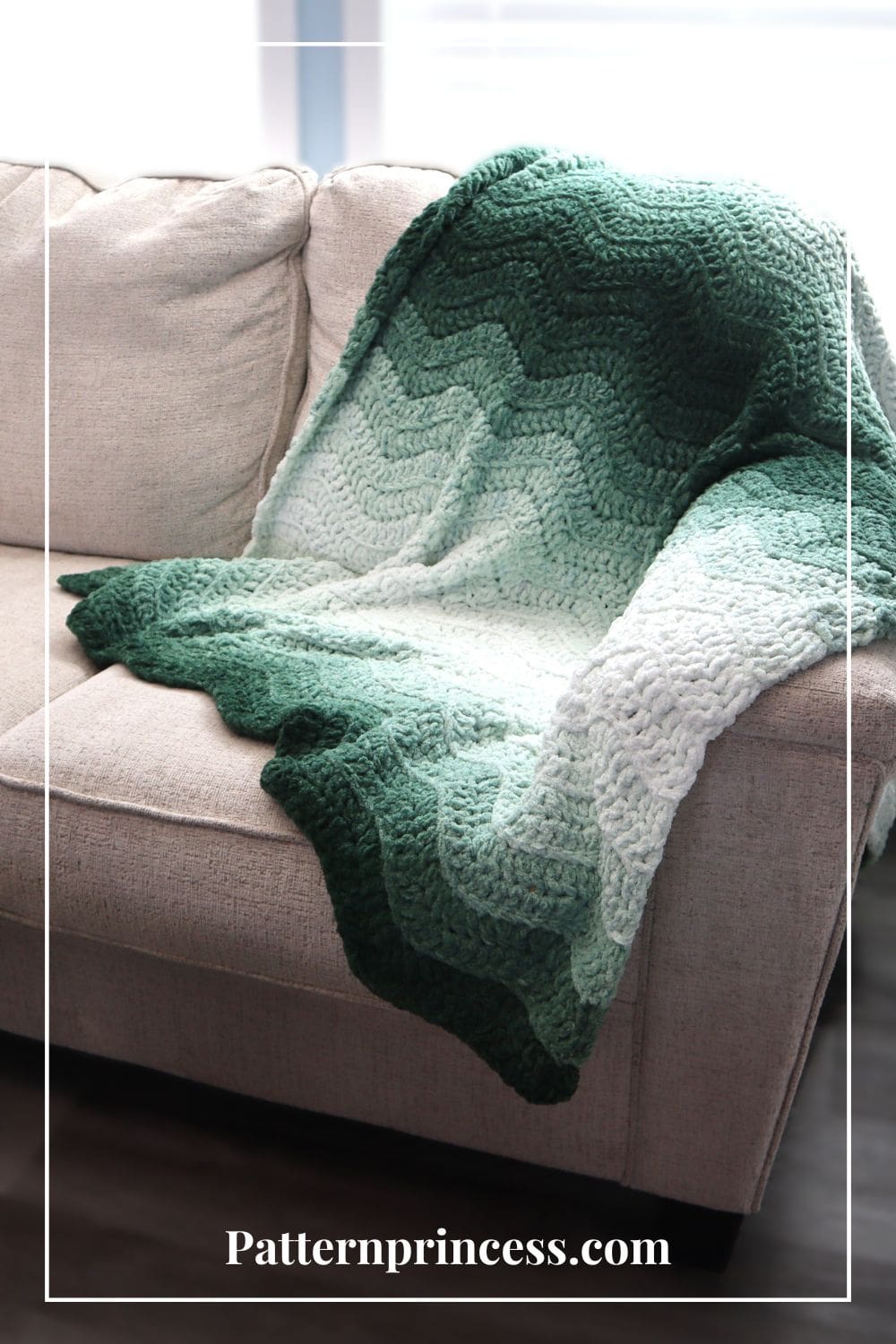 Easy Green and White Ombre Chunky Crochet Blanket
