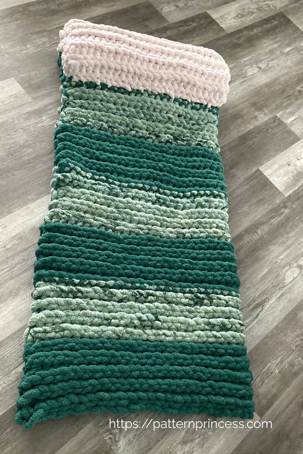 Jumbo Yarn Crochet Lounger with Rolled Pillow