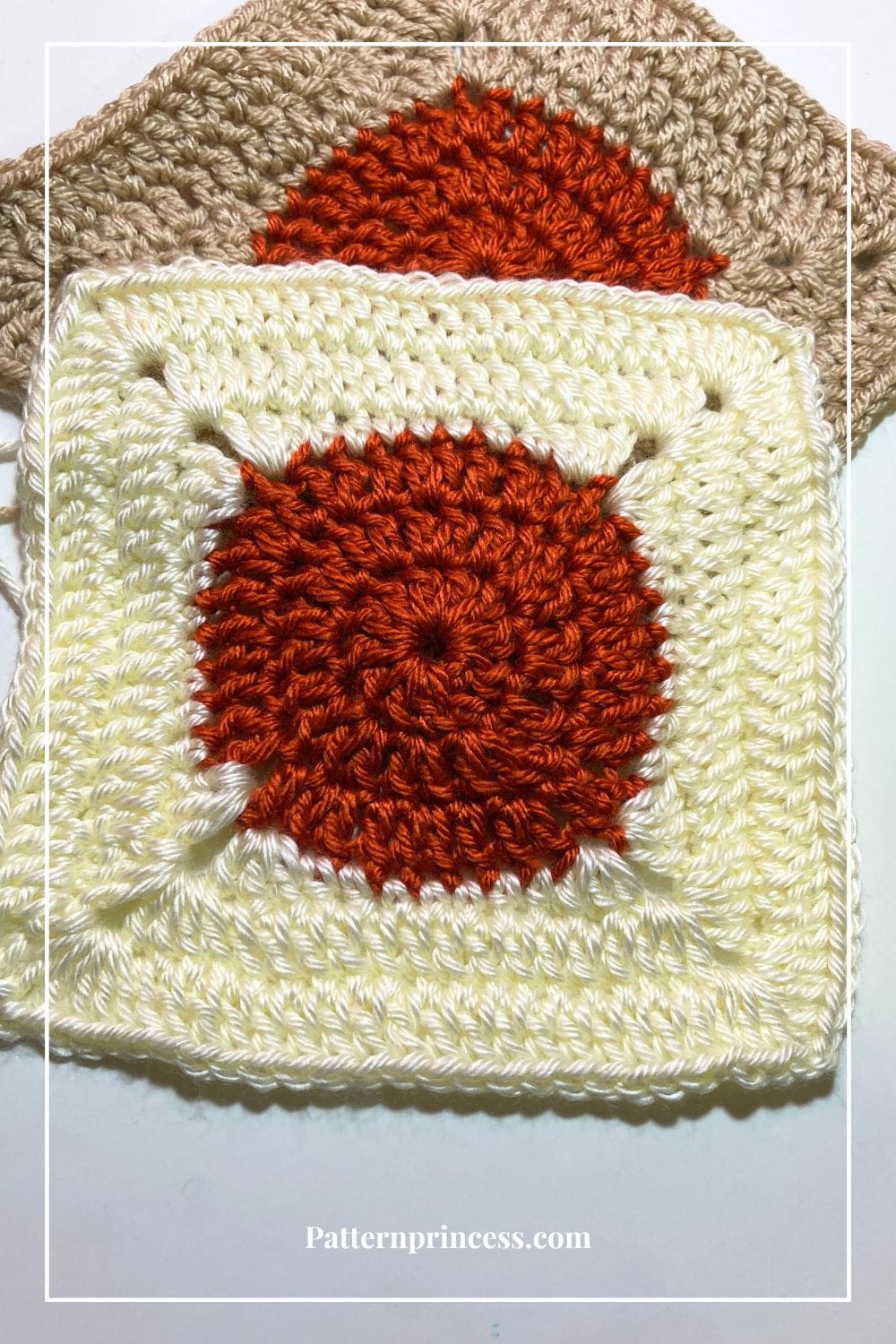 Two tone Circle to Square Granny