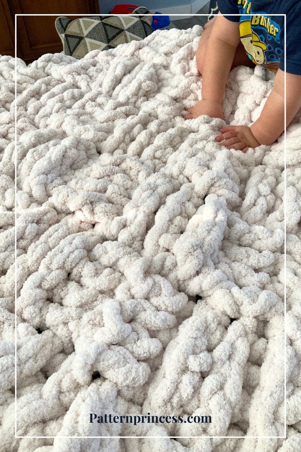 soft and squishy chunky yarn blanket