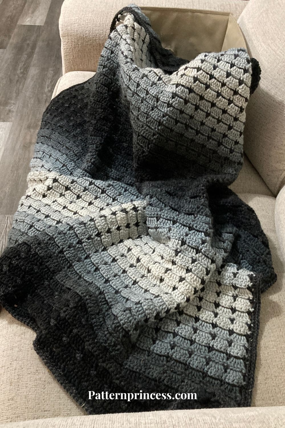 Beautiful Beginner Friendly Ombre Heart blanket