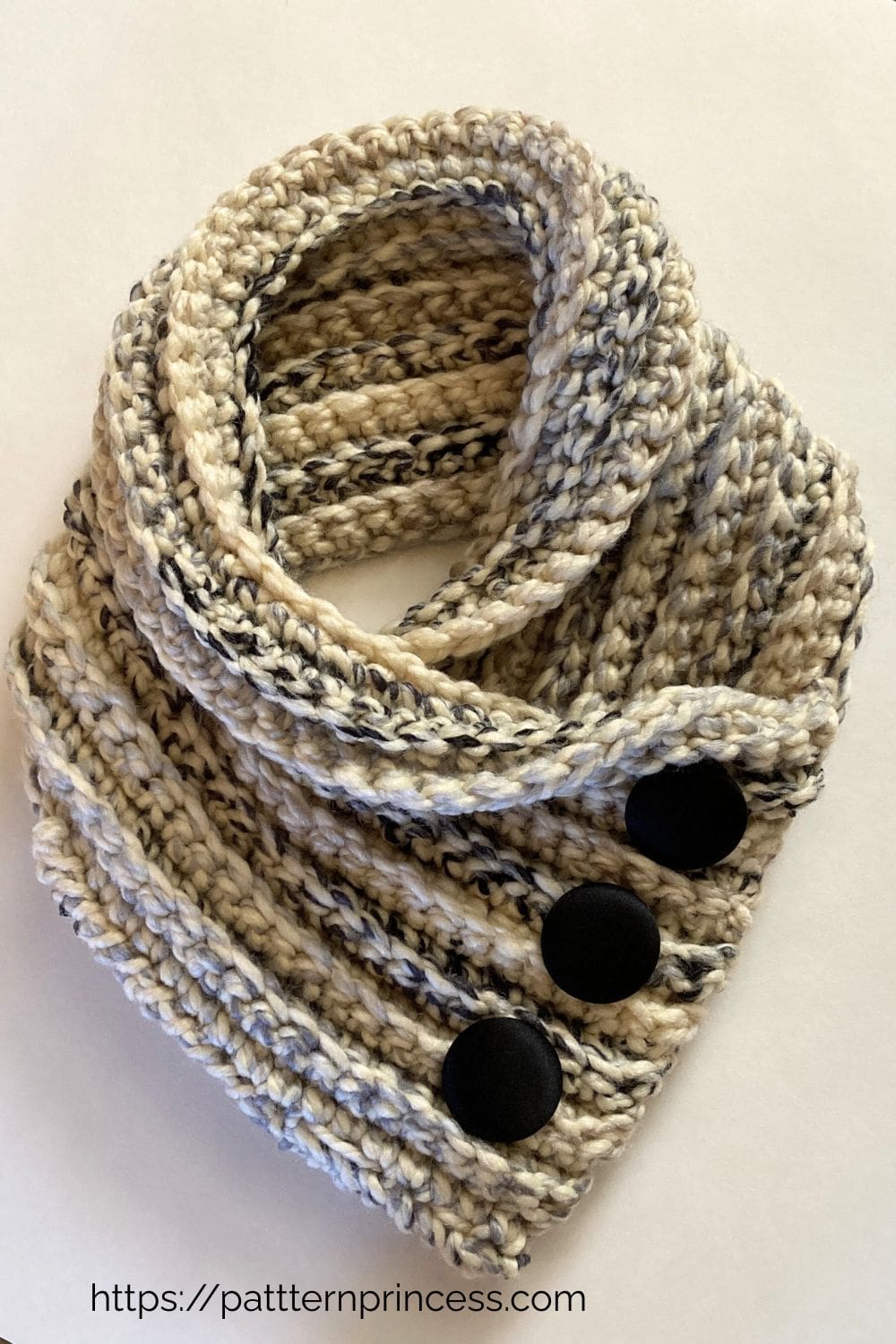 Beginner Friendly Chunky Yarn Neck Warmer Pattern