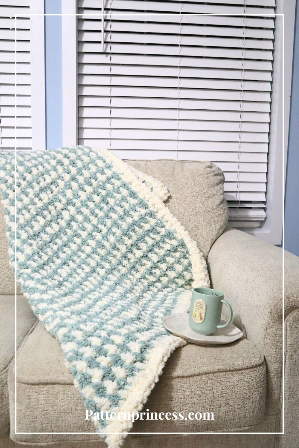 Easy Fluffy Crochet Throw on Sofa