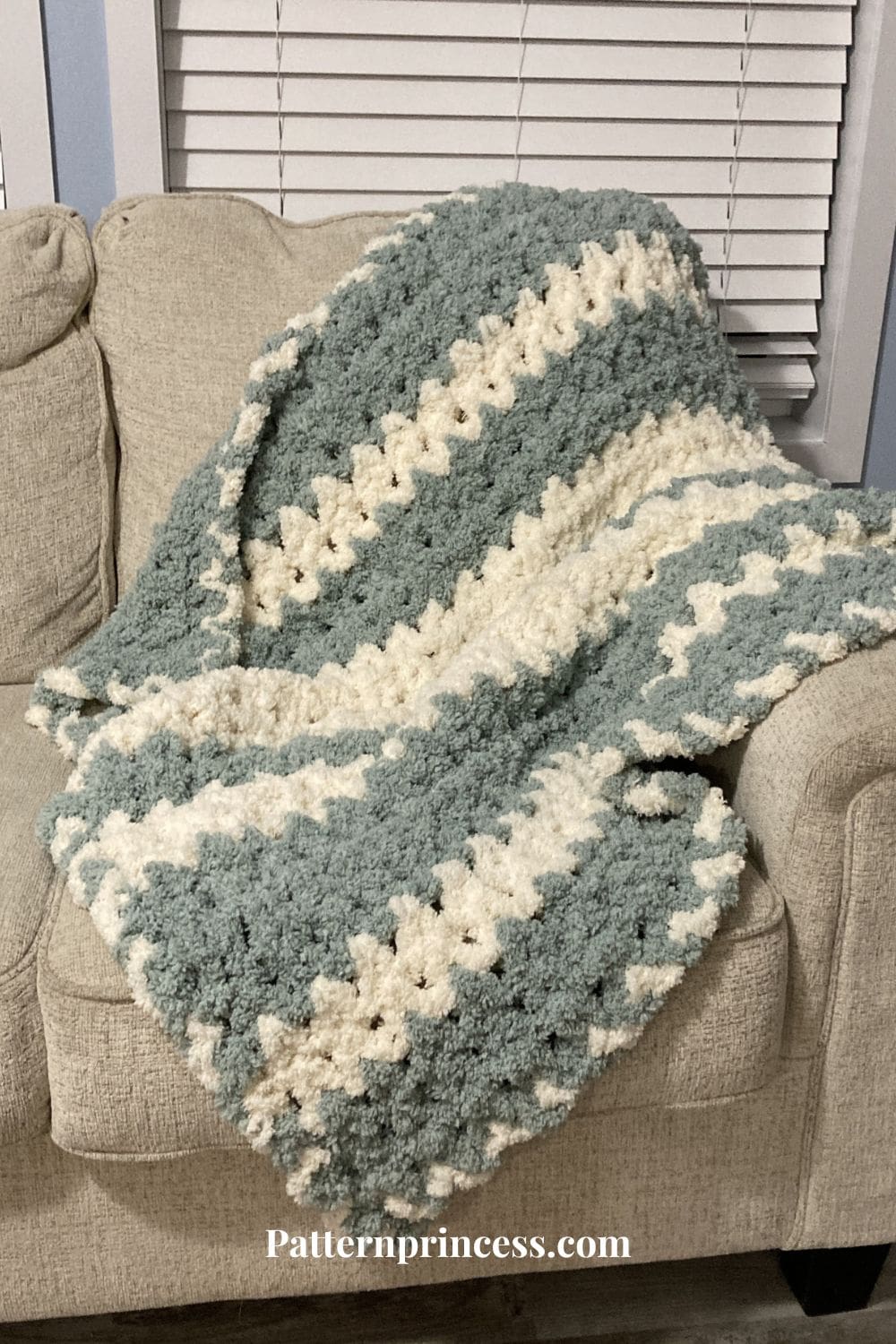 sherpa-style jumbo weight yarn blanket