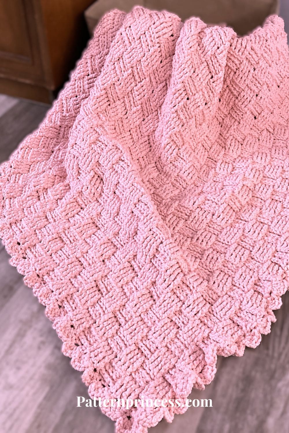 chunky basket weave crochet blanket in pink