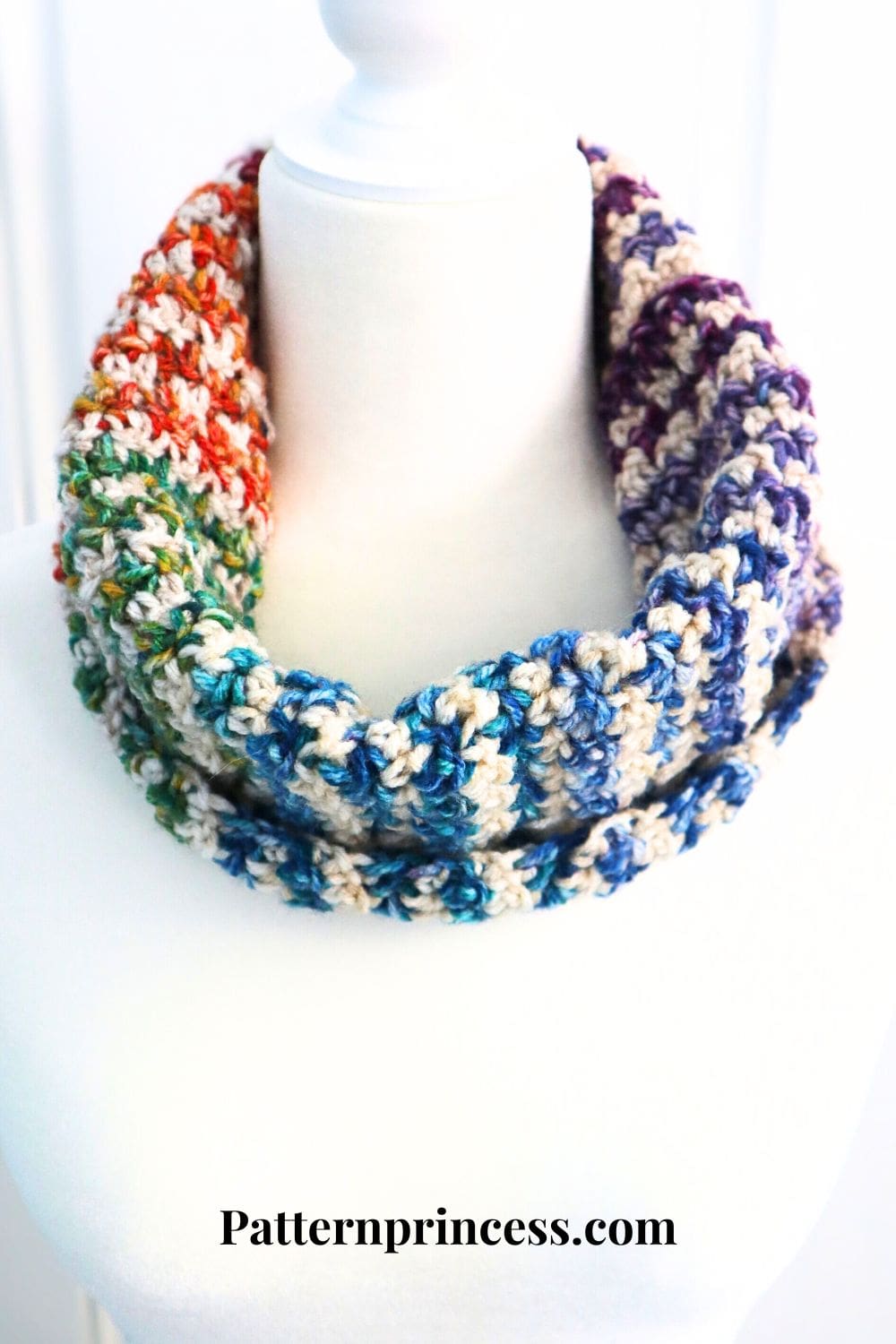 Beginner Friendly Crochet Cowl