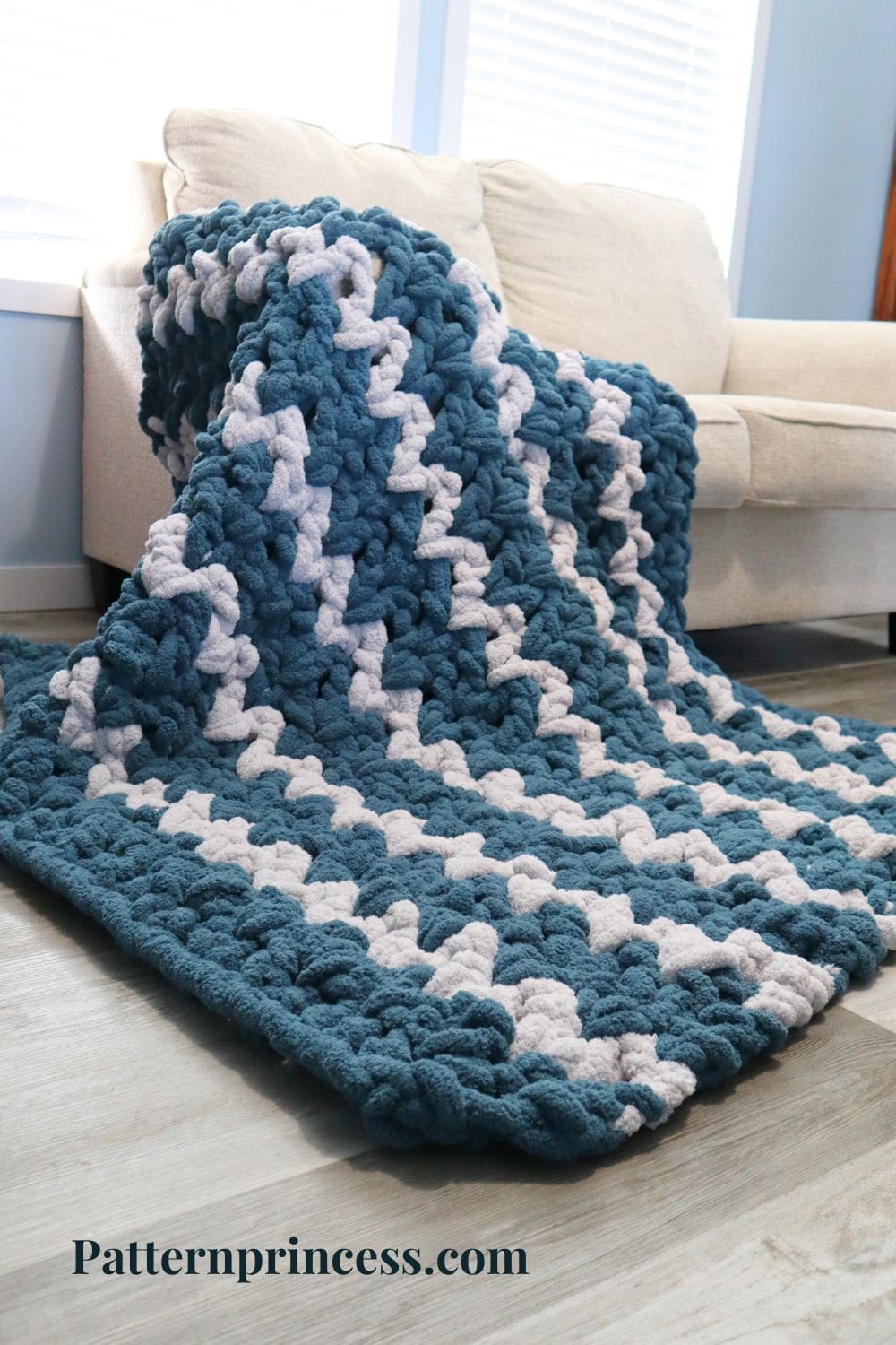 Crochet Blanket with Zig Zag Texture in Two Colors