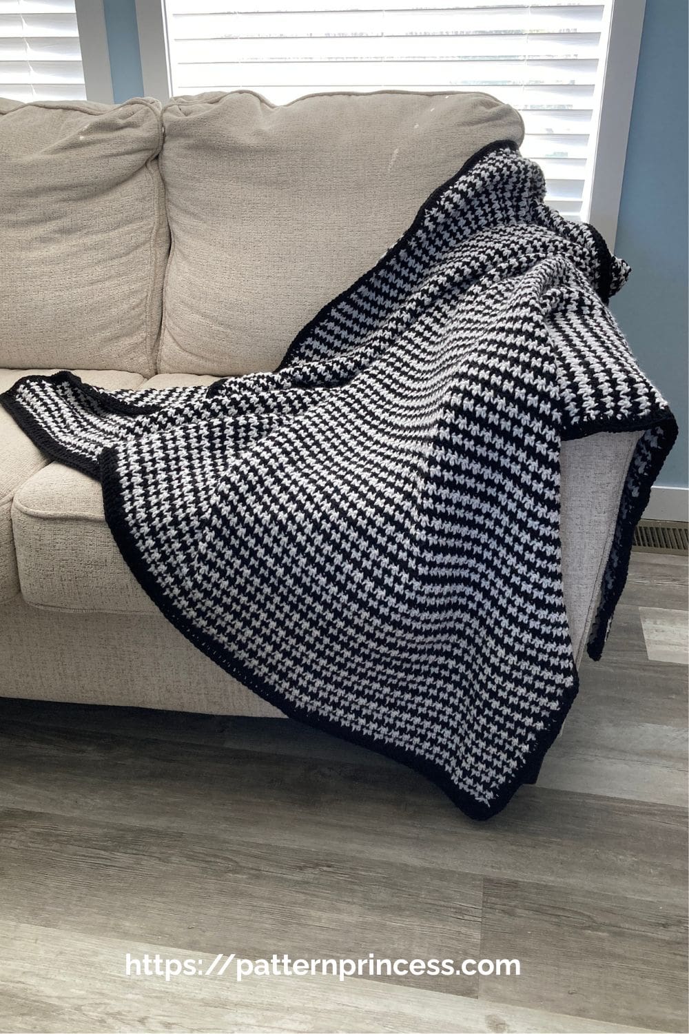 Modern Black and White Houndstooth Blanket