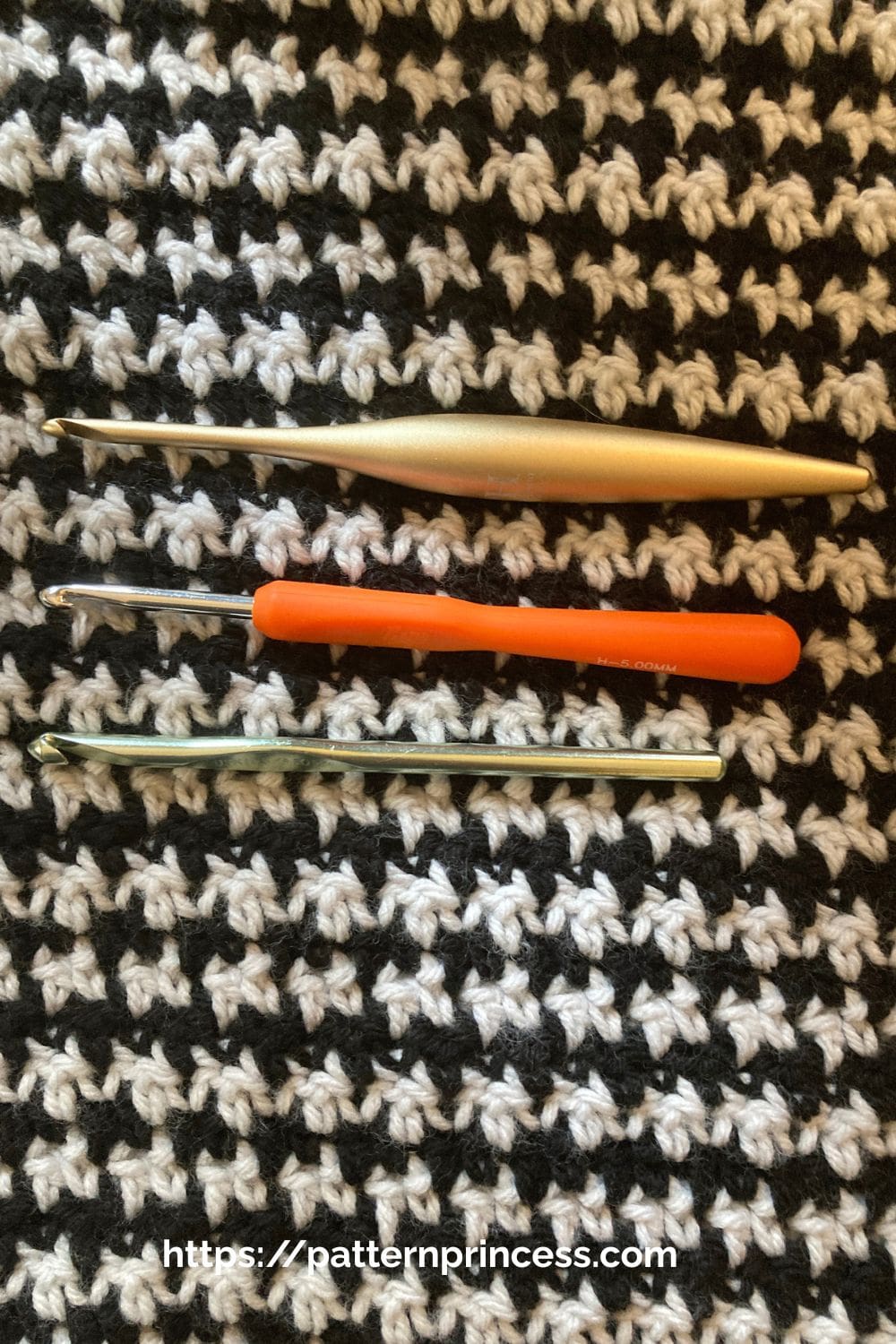 Stitch Technique with Different Crochet Hooks