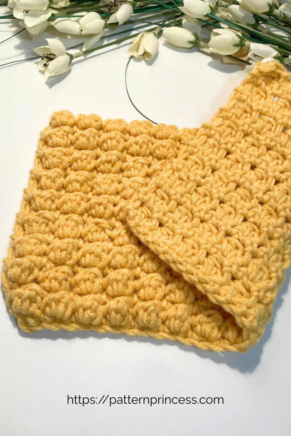 Raised double crochet clusters